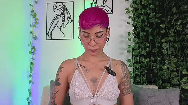 MiaMorgan  online show from December 20, 2025, 2:42 pm