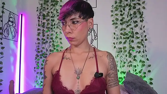 MiaMorgan  online show from June 6, 2026, 4:12 pm