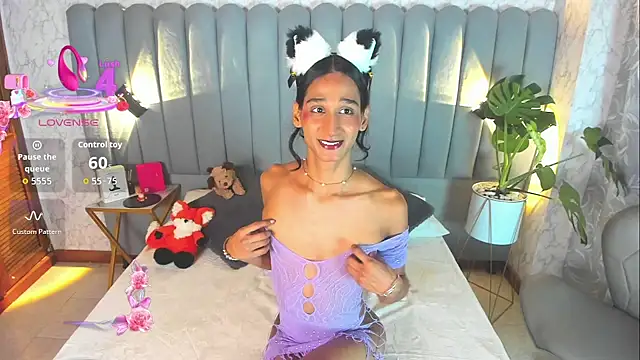 skyyfoxpraga online show from October 18, 2025, 12:40 pm