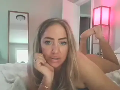 sunshinekisses online show from March 19, 2025, 5:17 pm