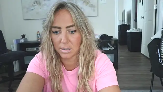 sunshinekisses online show from September 21, 2025, 5:51 pm