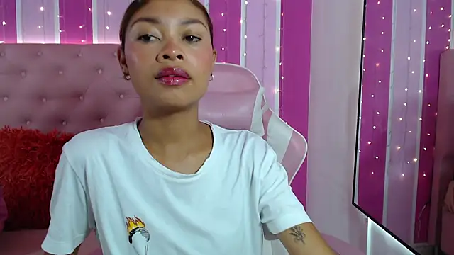 Perla prg online show from March 15, 2025, 1:40 pm