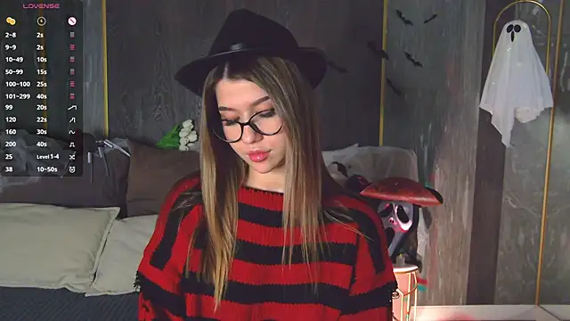 Sara Lewiis online show from October 31, 2025, 4:58 pm