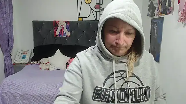 emperabigbootybigass online show from July 14, 2026, 12:22 pm