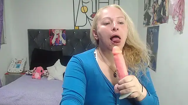 emperabigbootybigass online show from July 6, 2026, 12:23 pm