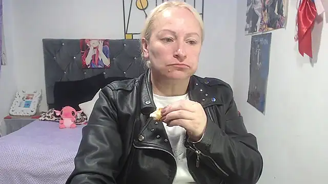 emperabigbootybigass online show from July 7, 2026, 12:20 pm