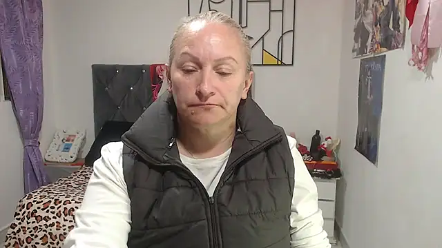 emperabigbootybigass online show from July 28, 2026, 12:23 pm