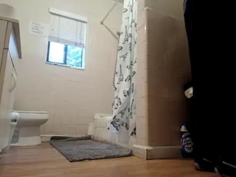 DevinToore online show from November 12, 2025, 6:12 pm