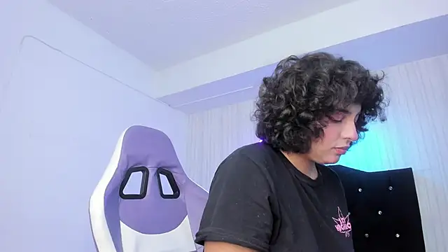 miku katsuragi online show from February 27, 2026, 2:23 am