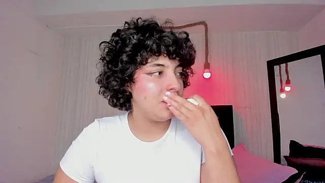 miku katsuragi online show from October 6, 2025, 5:19 am