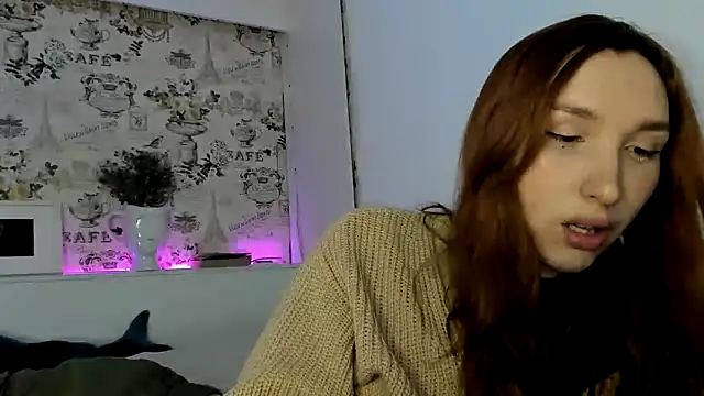 LisaIcon online show from February 8, 2025, 6:12 am