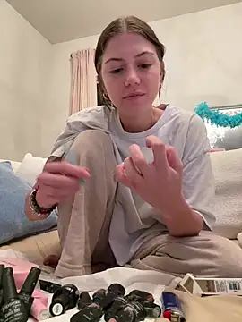 Snapshot of emilycoco chatting on April 16, 2026, 4:02 am emilycoco online show from April 16, 2026, 4:02 am