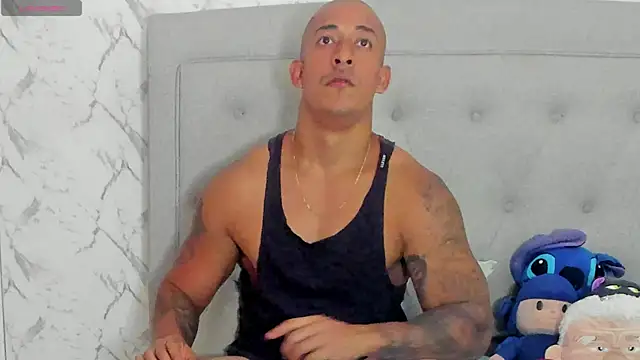 luigiferrara online show from July 7, 2026, 9:29 pm