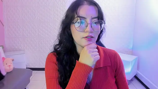 Violetaa diazz online show from June 14, 2026, 2:24 am