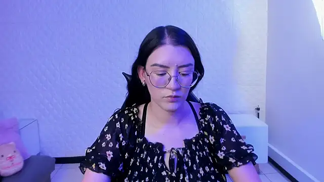 Violetaa diazz online show from July 27, 2026, 8:38 pm