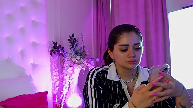 Amberseyes online show from June 13, 2026, 9:51 am