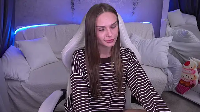 KiraGrayy online show from November 15, 2025, 1:59 pm