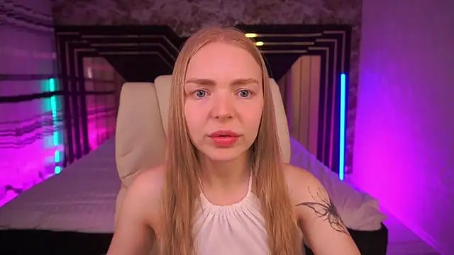 EmilySunshineS online show from June 26, 2026, 5:57 am