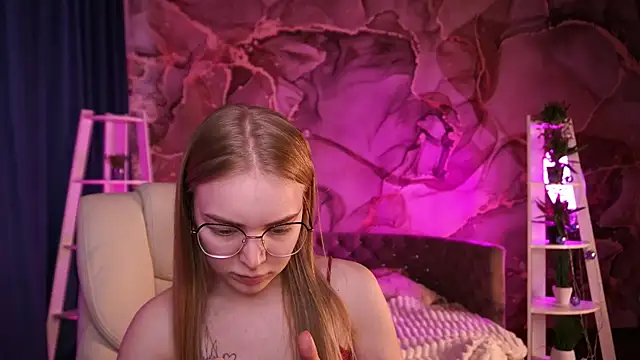 EmilySunshineS online show from March 14, 2026, 1:28 pm