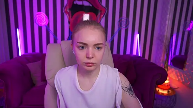 EmilySunshineS online show from May 7, 2026, 12:52 pm