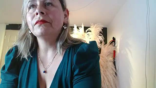 CINTHIA1609 online show from January 5, 2026, 8:01 pm