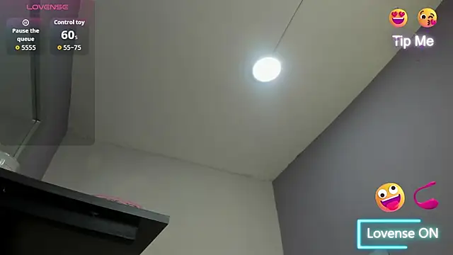  candy jade  online show from November 27, 2025, 12:16 pm