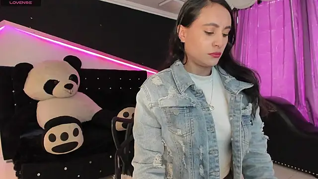 Coral Gibson online show from January 14, 2026, 1:04 pm