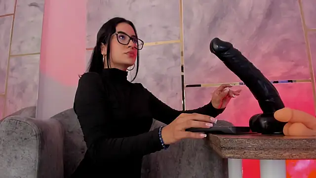 Ellaochoa online show from October 18, 2025, 11:45 am