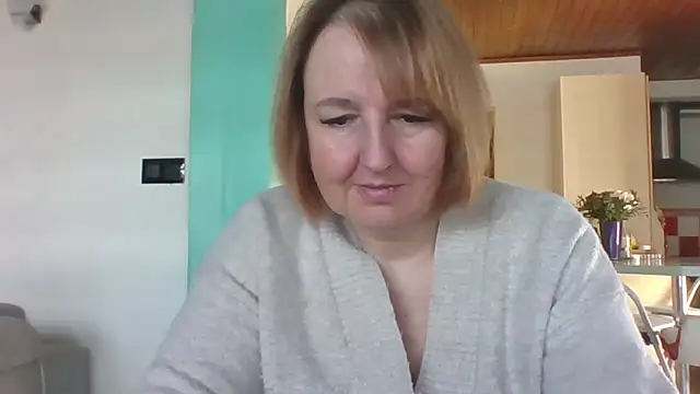 Snapshot of Sandcoq chatting on February 9, 2026, 9:40 am Sandcoq online show from February 9, 2026, 9:40 am