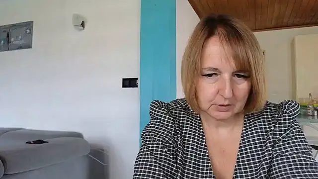 Sandcoq online show from June 10, 2026, 8:04 am