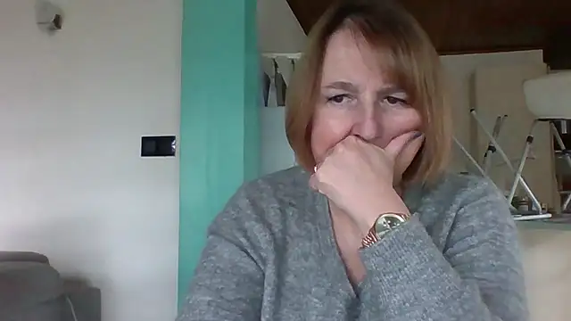 Snapshot of Sandcoq chatting on March 23, 2026, 1:33 pm Sandcoq online show from March 23, 2026, 1:33 pm