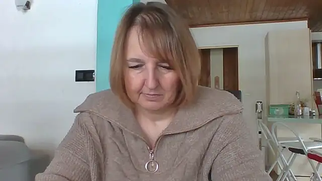 Snapshot of Sandcoq chatting on March 16, 2026, 11:03 am Sandcoq online show from March 16, 2026, 11:03 am