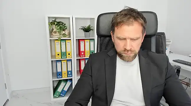 John-E-Dough online show from December 17, 2024, 8:23 am