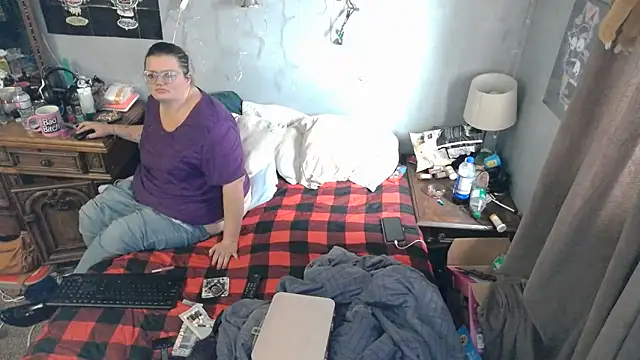 wild hot mess online show from December 8, 2024, 3:45 pm