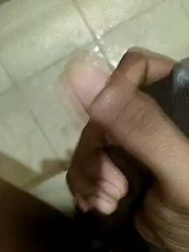 Snapshot of naughtiestdaddy chatting on January 15, 2026, 6:33 pm naughtiestdaddy online show from January 15, 2026, 6:33 pm