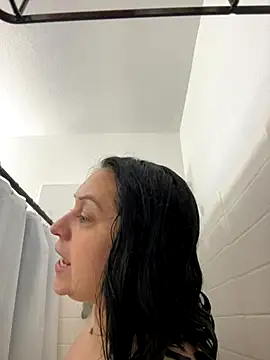 AlyssiaAmoreXO online show from November 28, 2025, 6:30 pm