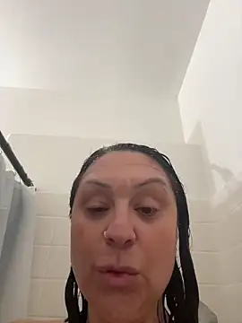 AlyssiaAmoreXO online show from October 9, 2025, 8:09 pm