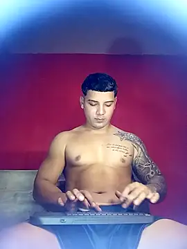 Snapshot of paul_luis chatting on September 27, 2025, 11:00 pm paul luis online show from September 27, 2025, 11:00 pm