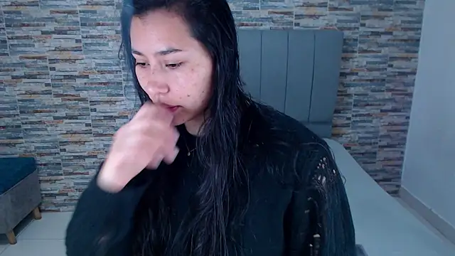  joy yva online show from November 7, 2025, 5:06 pm