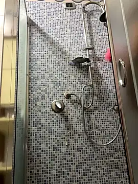 Dikkiduohottt online show from October 29, 2025, 4:17 pm