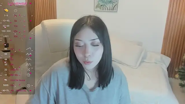 noahdarkdoll  online show from January 8, 2025, 9:32 am