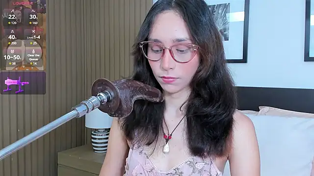 doll bella  online show from October 1, 2025, 7:51 pm