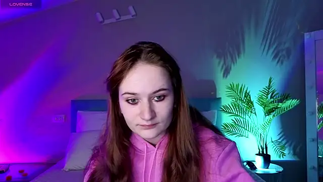 L1ittle kitty  online show from May 4, 2026, 5:33 am