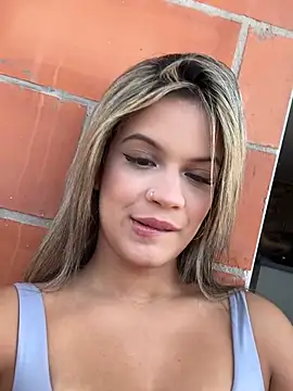 Snapshot of Alisha-Bond chatting on January 17, 2026, 7:50 pm Alisha-Bond online show from January 17, 2026, 7:50 pm