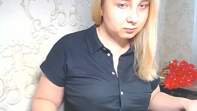 DolphinDreams online show from June 17, 2026, 11:09 am
