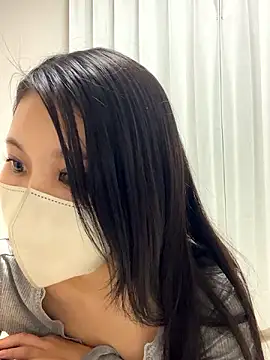 yuki room online show from December 8, 2024, 12:41 pm