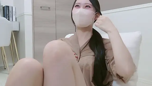 yuki room online show from March 2, 2026, 12:23 pm