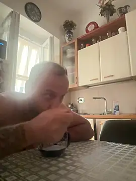 Snapshot of Lecatore80 chatting on June 27, 2026, 5:24 am Lecatore80 online show from June 27, 2026, 5:24 am