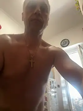 Snapshot of Lecatore80 chatting on August 2, 2026, 10:46 am Lecatore80 online show from August 2, 2026, 10:46 am