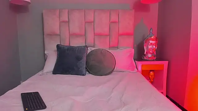 Lucy Williiams online show from February 20, 2026, 7:38 pm